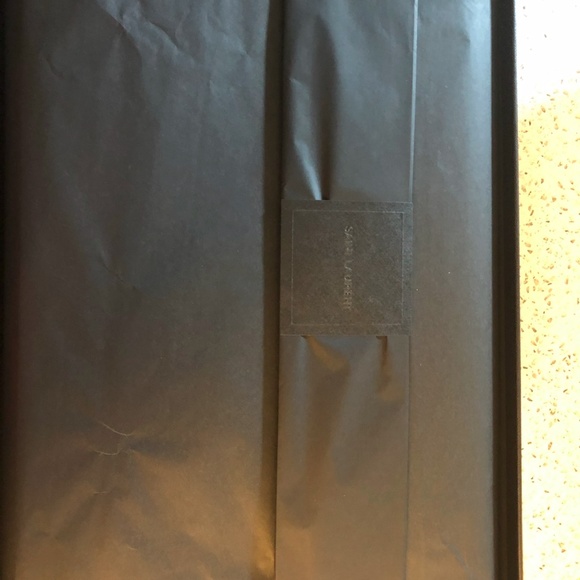 I have quite a few black designer bags, and could stand to be without one.😊 - Picture 6 of 9